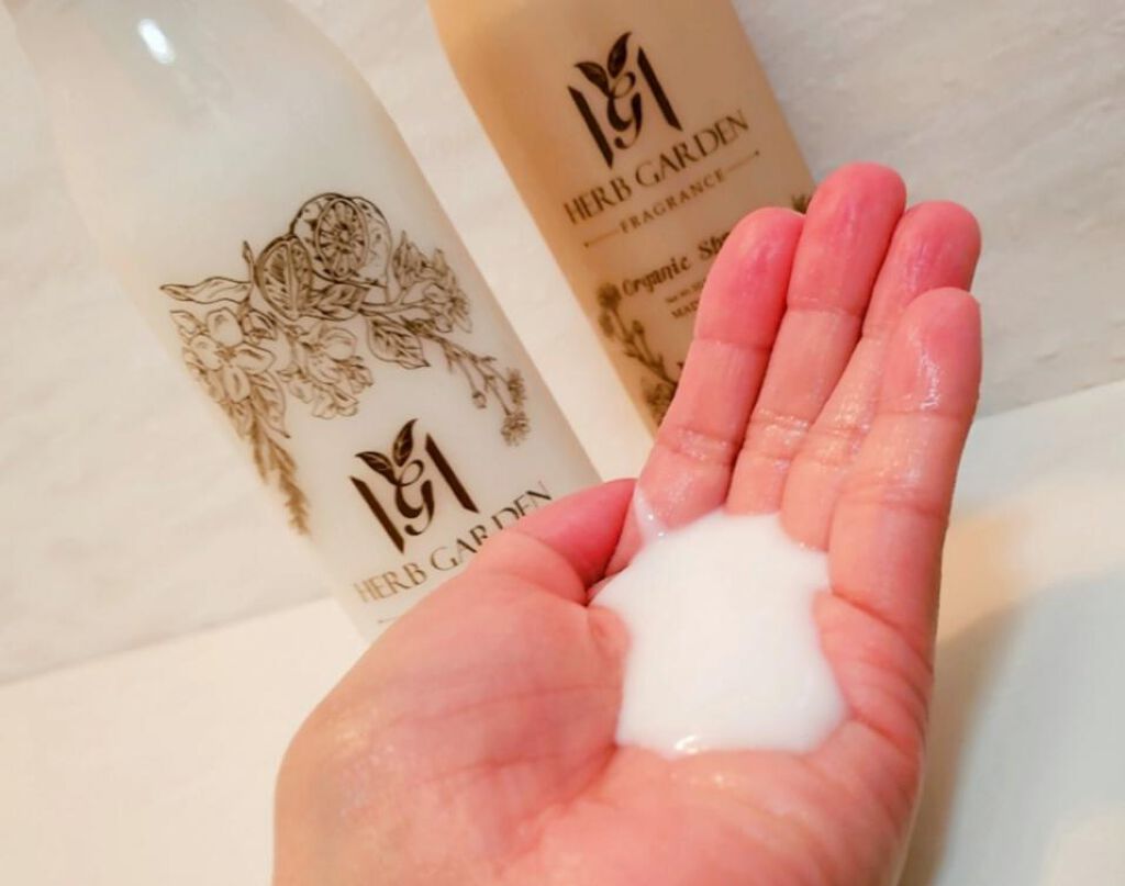 ハーバニエンス シャンプー・コンディショナー(ジャスミン＆ベルガモット)/HERBANIENCE/市販シャンプーを使ったクチコミ（2枚目）