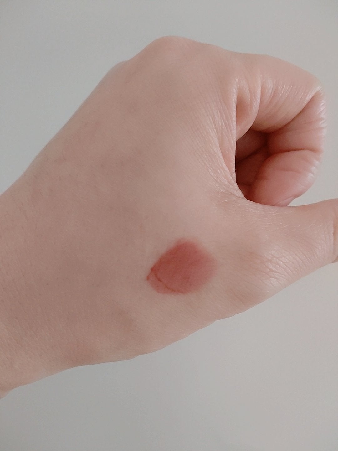 アンドバイロムアンド グラッシーボムティント/&nd by rom&nd/リップティントを使ったクチコミ(2枚目)