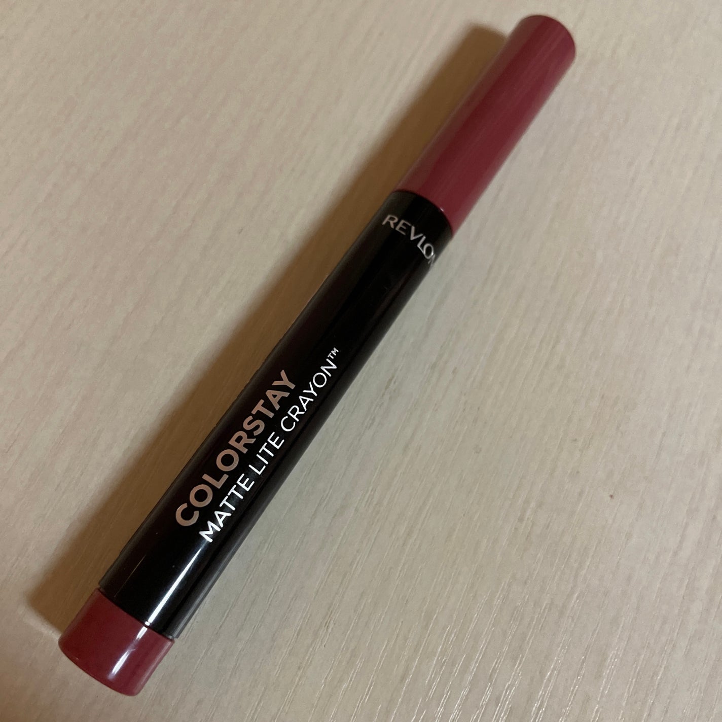レブロン カラーステイ マット ライト クレヨン/REVLON/口紅を使ったクチコミ(1枚目)