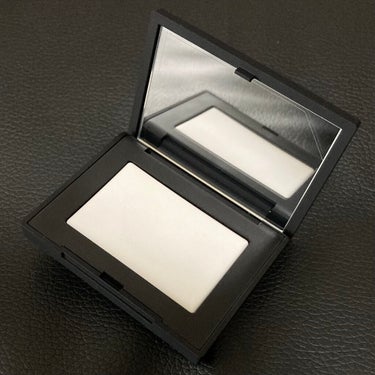 ライトリフレクティングセッティングパウダー　プレスト　N/NARS/プレストパウダーを使ったクチコミ（3枚目）