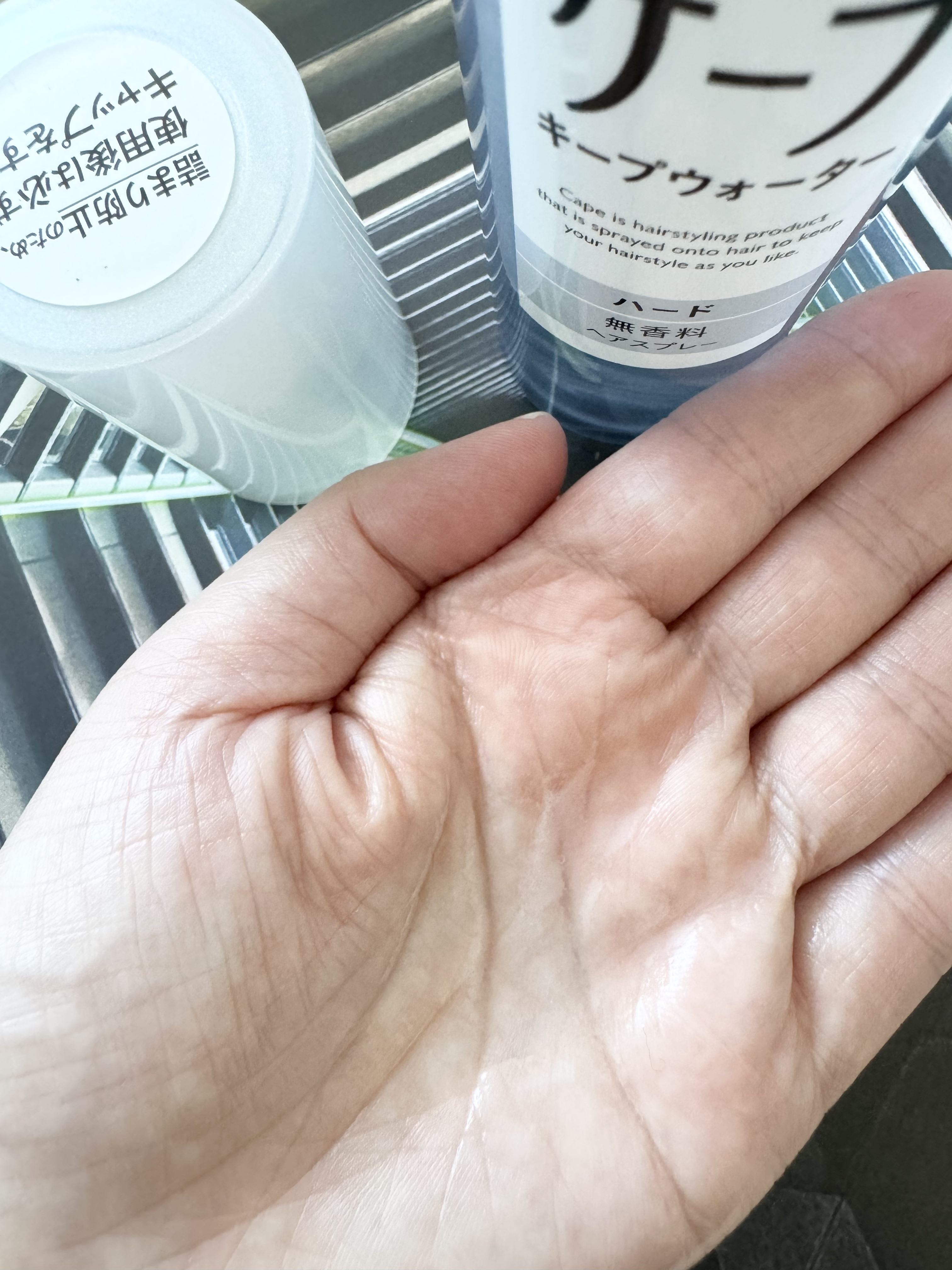 ケープ キープウォーター ハード <無香料>/ケープ/ヘアスプレーを使ったクチコミ（3枚目）