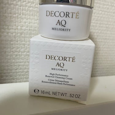 ◎COSME DECORTÉ AQ ミリオリティ リペア クレンジングクリーム n

サンプルで頂いたものでこれマジでめちゃくちゃ良い…メイク落とした後のしっとり具合がすご……仕事で疲れすぎてそのまま寝