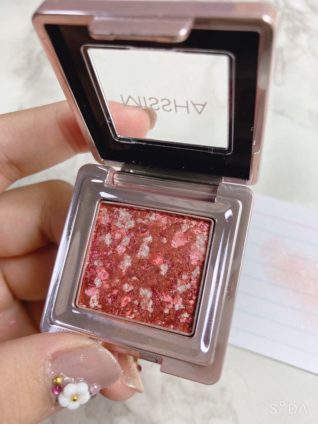 グリッタープリズム シャドウ GRD02 ドライローズプリズム/MISSHA/グリッターを使ったクチコミ（3枚目）