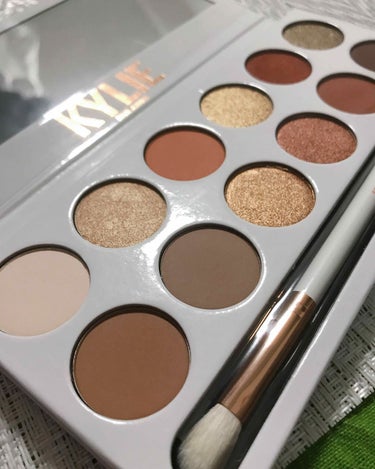 Kylie Cosmetics KYSHADOWのクチコミ「Kylie Cosmetics Kyshadow *The Bronze Extended P.....」（3枚目）