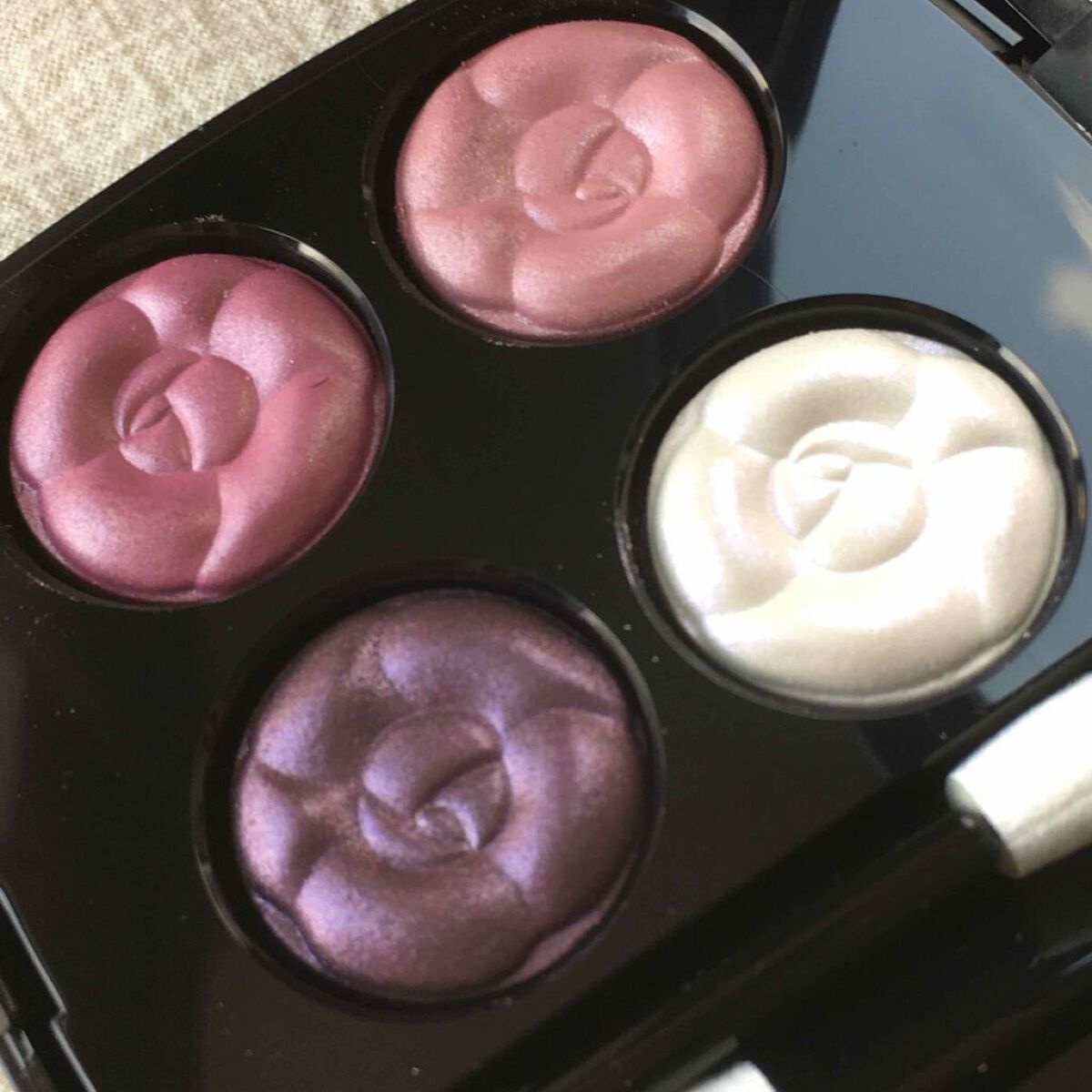 シャネル レ キャトル オンブル 356 オー フィル デ フルール レ キャトル オンブル 356 オー フィル デ フルール / CHANEL