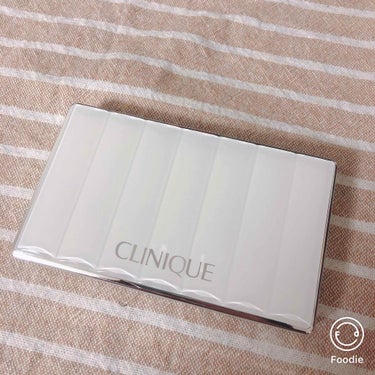 #CLINIQUE
#イーブンベターメイクアップパウダー
#ファンデーションセット

今まで使っていたパウダーファンデが無くなったので初めましてのCLINIQUEで買ってみました✨

私は凄まじく汗をか