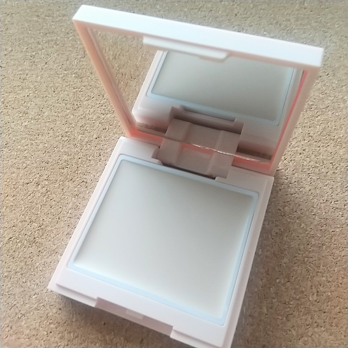 アイシャドウベース/Kirei&co./アイシャドウベースを使ったクチコミ（2枚目）