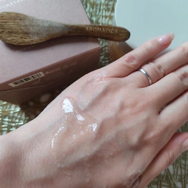 SALT BODY SCRUB 　MAGNOLIA&SANDALWOOD/AROMATICA/ボディスクラブを使ったクチコミ（2枚目）