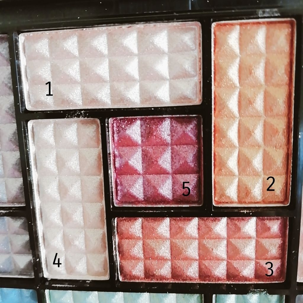 30COLORSEYESHADOWPALETTE/Dolly Angel/アイシャドウパレットを使ったクチコミ（2枚目）