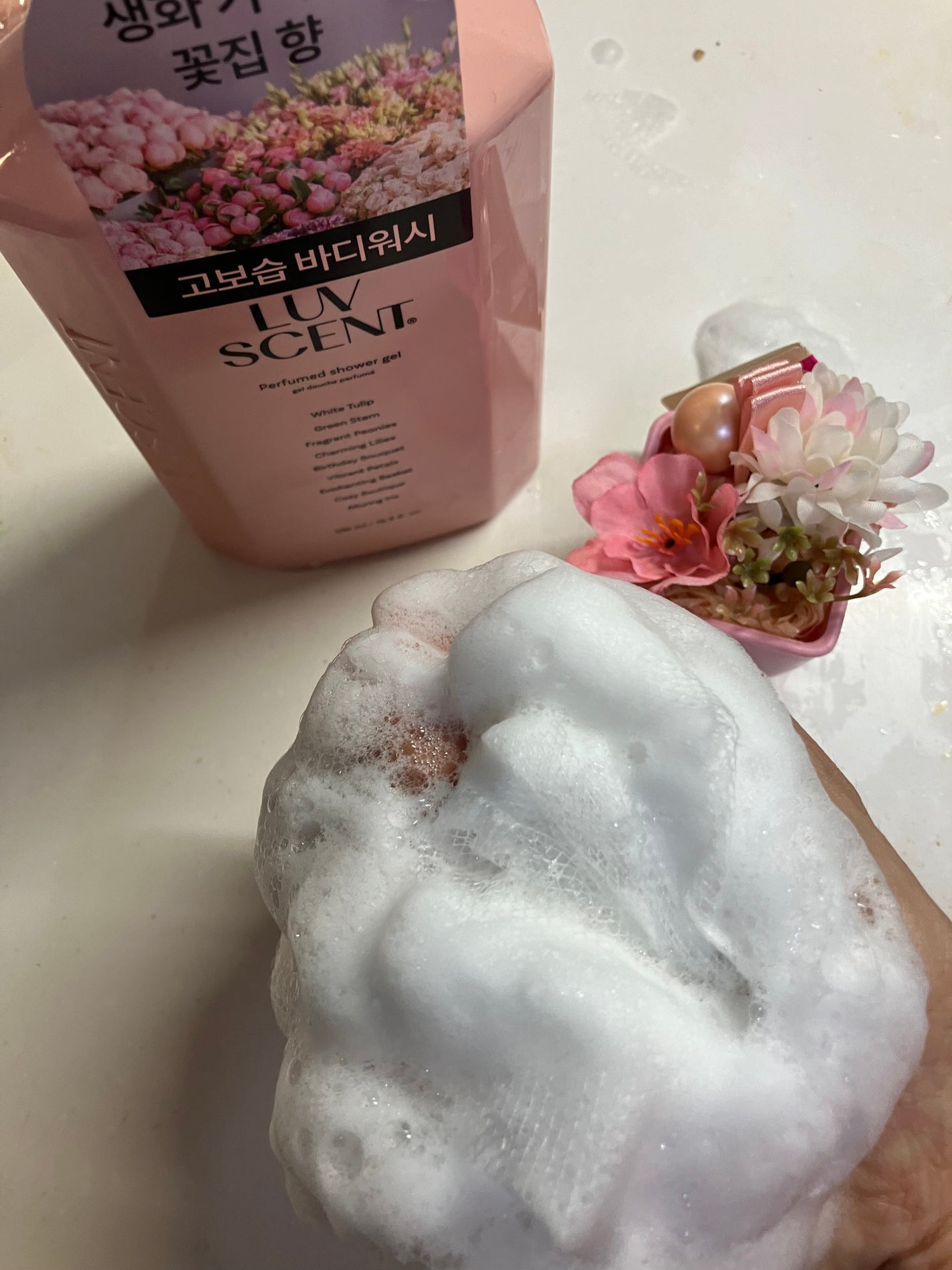 ボディウォッシュ フラワーマーケット ホワイトチューリップ/LUV SCENT/ボディソープを使ったクチコミ(2枚目)