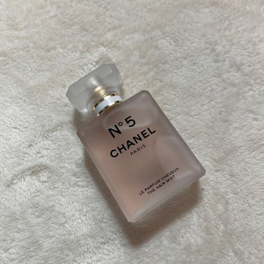 CHANEL シャネル N°5 ザ ヘア ミストのクチコミ「シャネル N°5 ザ ヘア ミスト✨

香水を色々使ってたのですが、子供を抱っこするのに気にな.....」（1枚目）