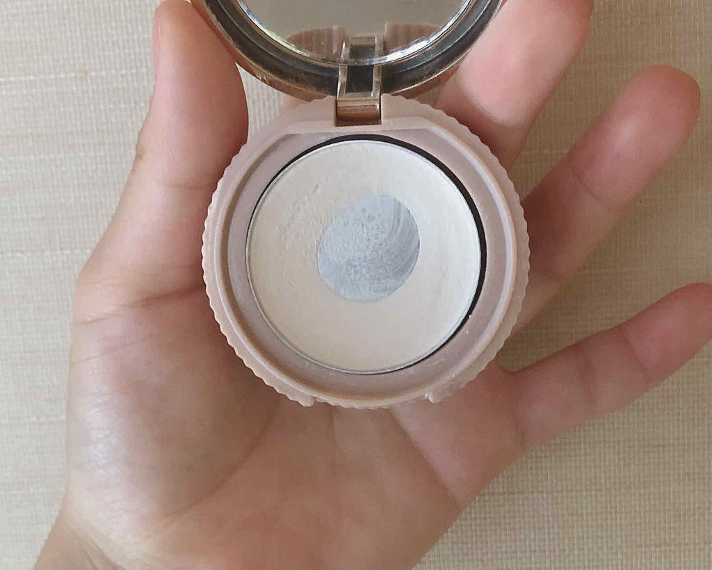 ノーセバム モイスチャーパウダー/innisfree/プレストパウダーを使ったクチコミ（2枚目）