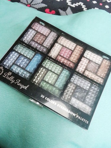 30COLORSEYESHADOWPALETTE/Dolly Angel/アイシャドウパレットを使ったクチコミ（1枚目）