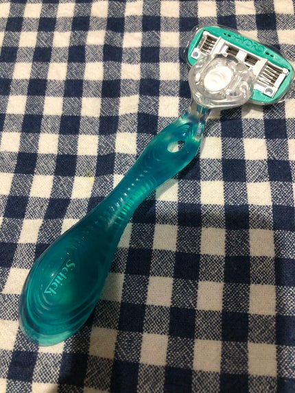 ハイドロシルク 敏感肌用 ホルダー (刃付き+替刃1コ)/ハイドロシルク/シェーバーを使ったクチコミ(3枚目)