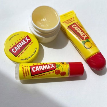 カーメックス クラシックリップバーム スティックのクチコミ「💛🤍carmex lip🤍💛

carmex @carmexjp さんのリップアイテムを
お試.....」（1枚目）