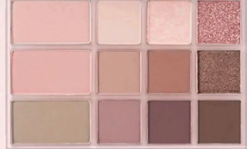 ひより on LIPS 「CLIOシェード&シャドウパレット02SOFTDEPTH可愛す..」(1枚目)