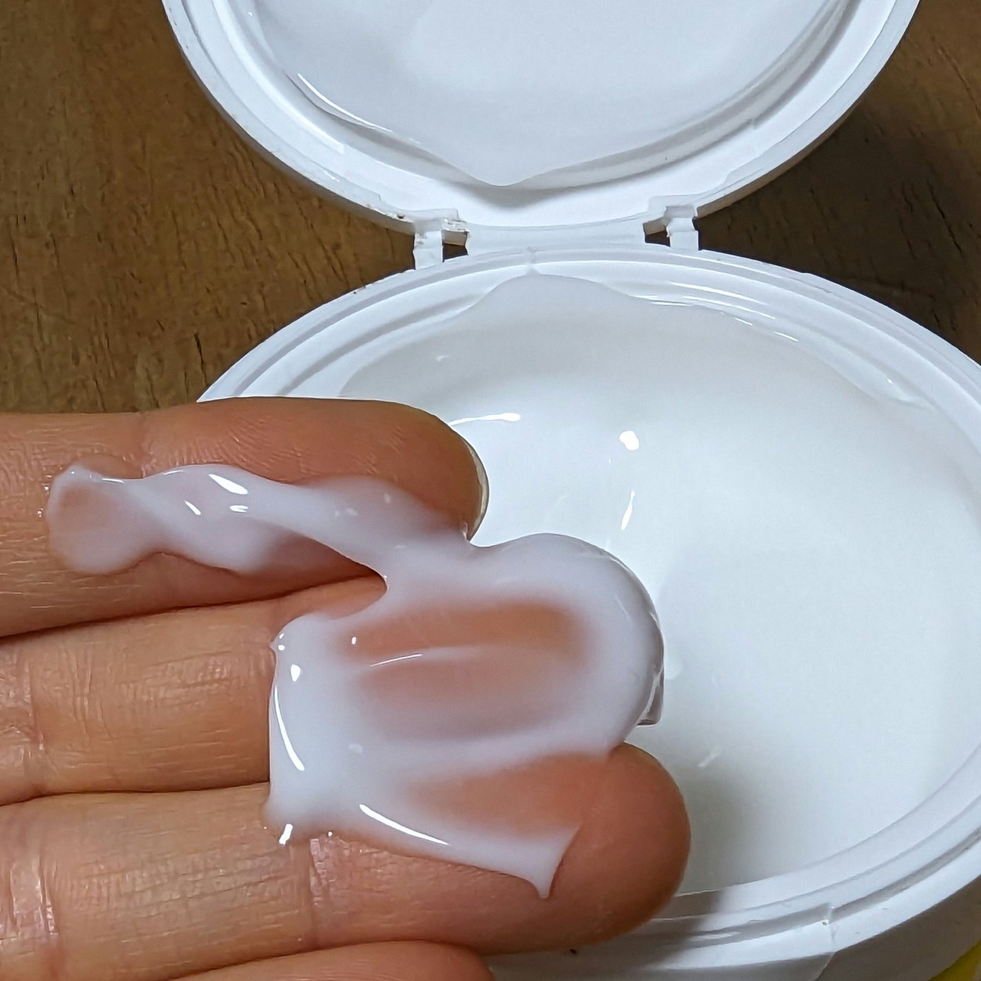 馬油スキンクリーム/ロッシ/ハンドクリームを使ったクチコミ(3枚目)