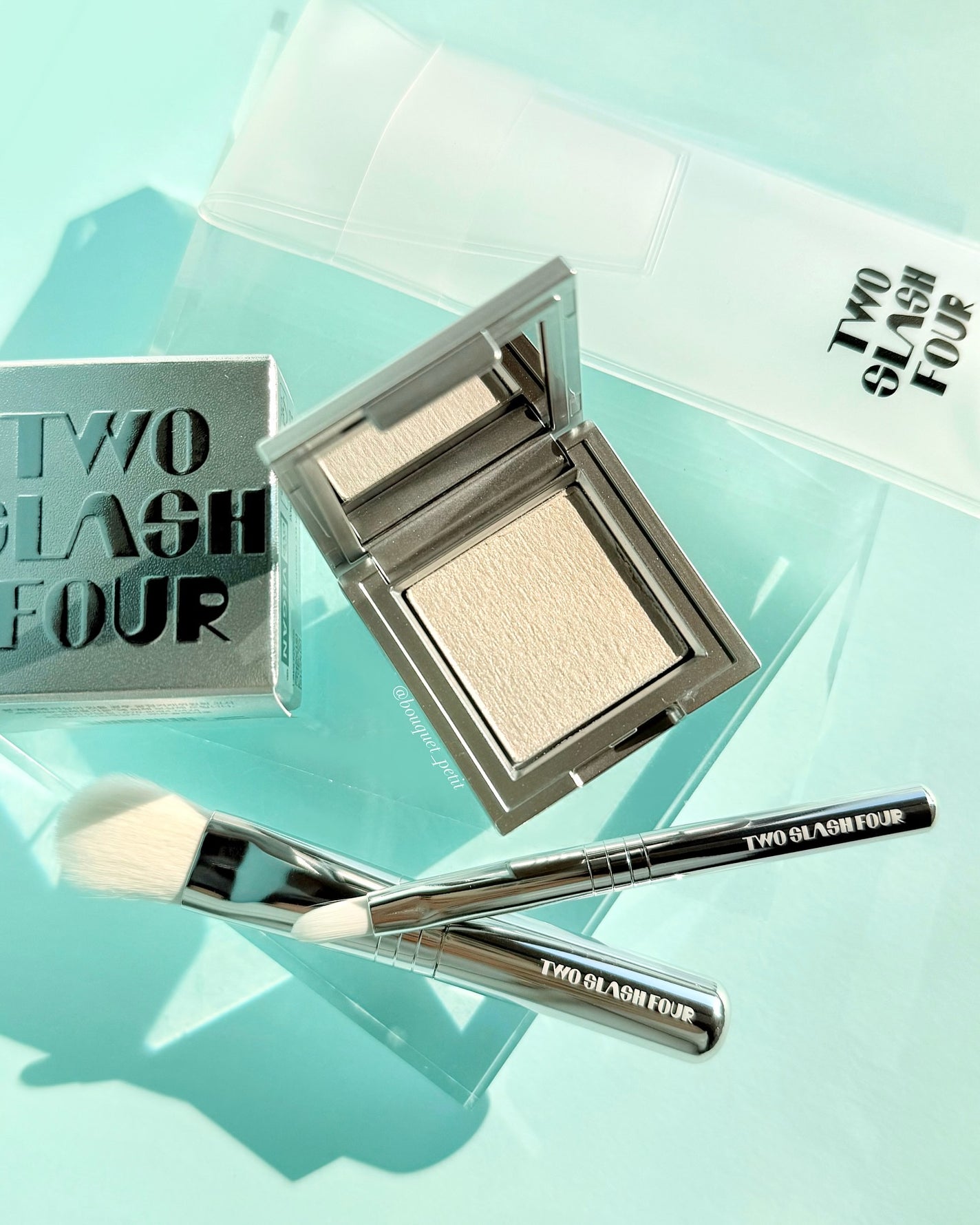 ストロビングフェイスキューブ/TWO SLASH FOUR/ハイライトを使ったクチコミ(1枚目)