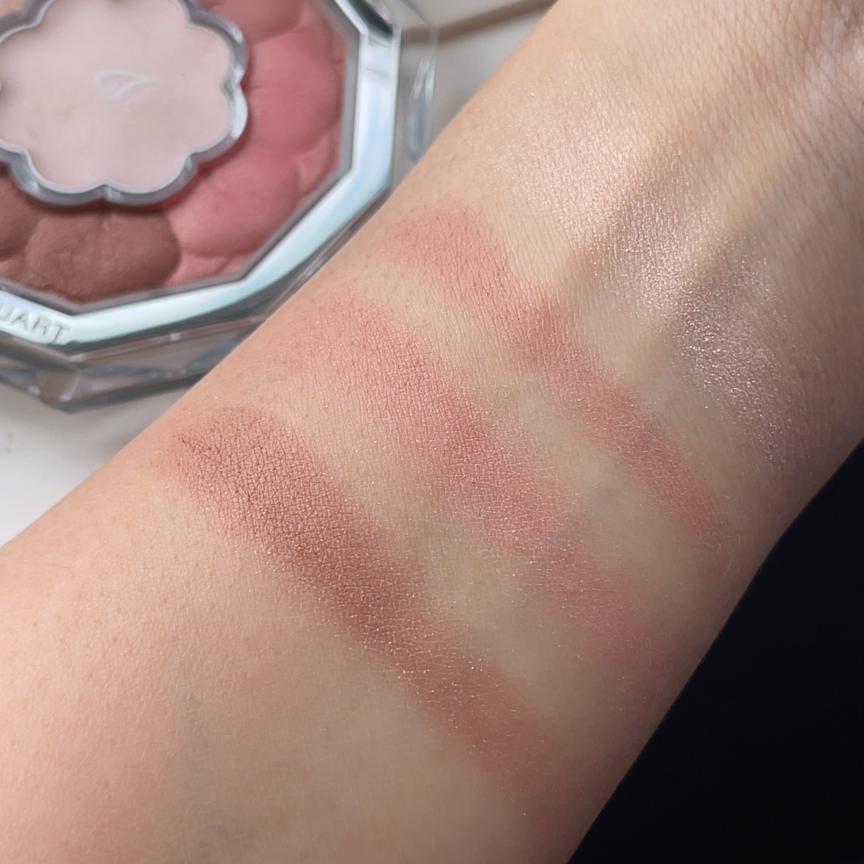 ジルスチュアート ブルームクチュール アイズ/JILL STUART/アイシャドウパレットを使ったクチコミ（2枚目）