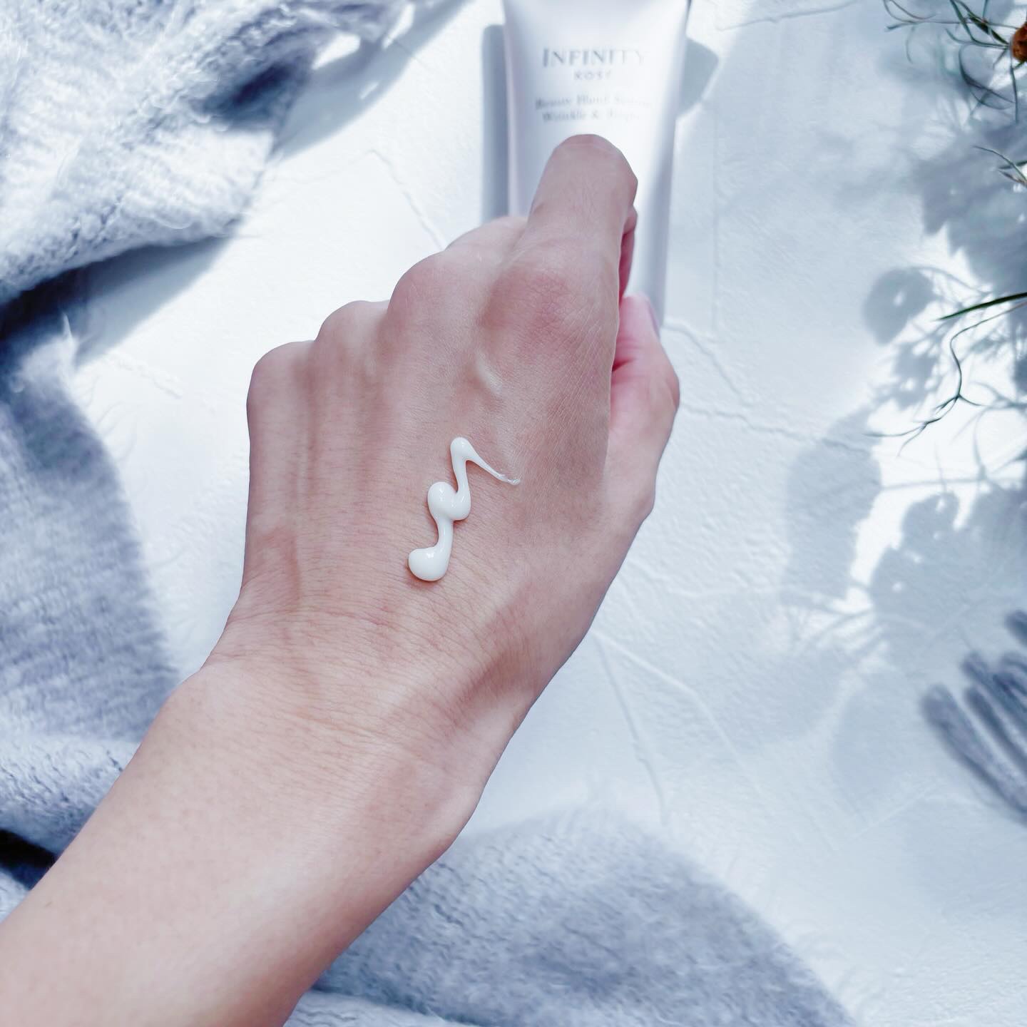 インフィニティ　ビューティーハンドセラム リンクル＆ブライト [医薬部外品]/インフィニティ/ハンドクリームを使ったクチコミ（2枚目）