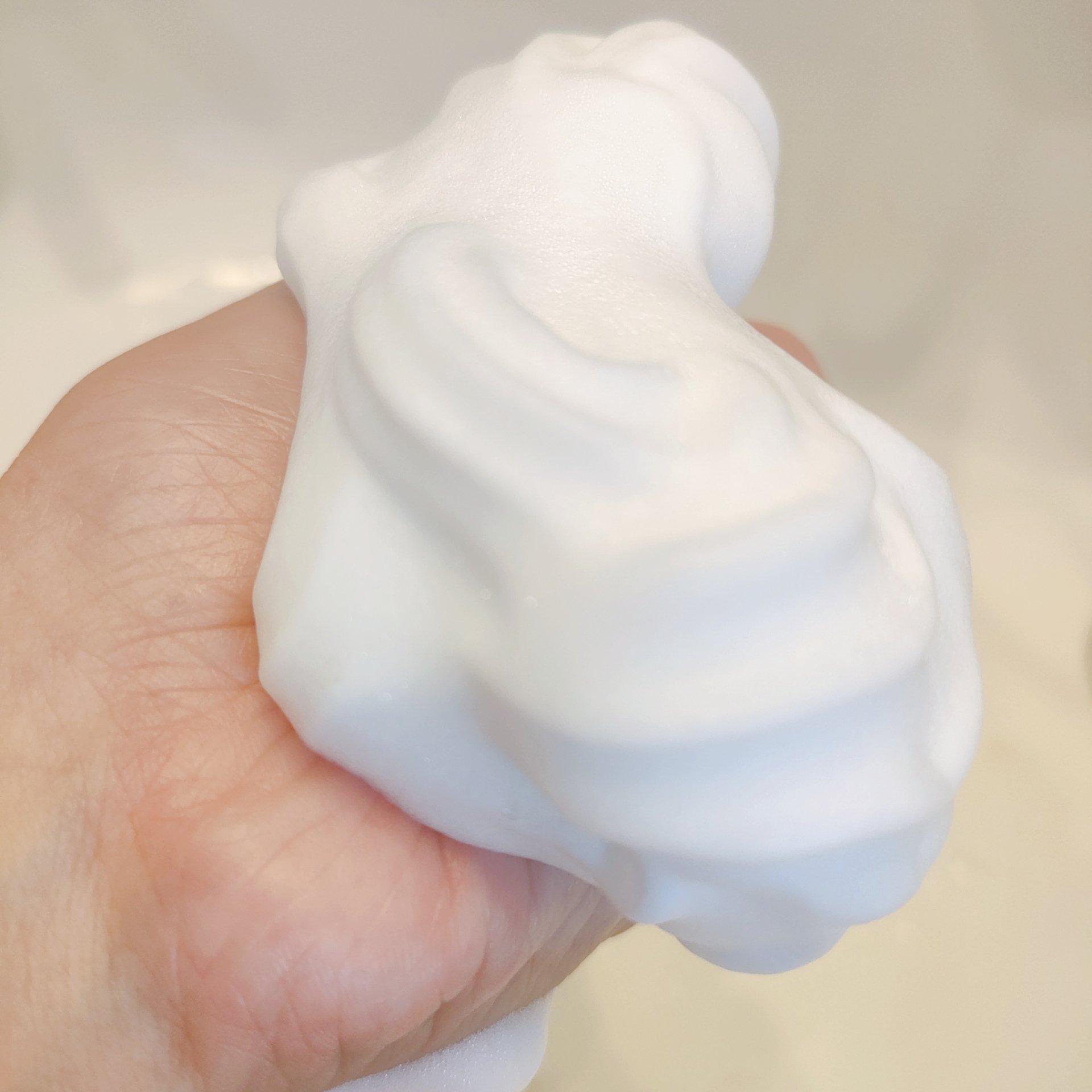 ビオレu ザ ボディ 泡タイプ モイスチャースムース/ビオレu/ボディソープを使ったクチコミ（2枚目）