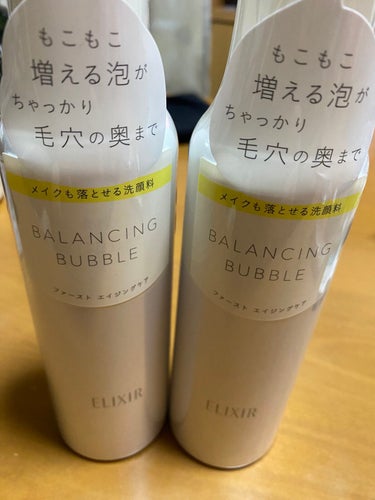 ELIXIR

ルフレバランシングバブル

洗顔料

これはどんな感じか気になって購入😍
使った瞬間リピ決定🤣

って事で2本ストック書い🫶🏻

少しの量の、ジェルが
モコモコ泡に꒰*˙꒳˙*꒱

洗い