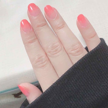 pa nail collective pa ネイルカラープレミア （pa ジューシーブロッサムシリーズ）のクチコミ「初投稿です😇

春ネイルやってみました！

グラデーション難しい😣😣😣
スポンジを使ってやりま.....」（1枚目）