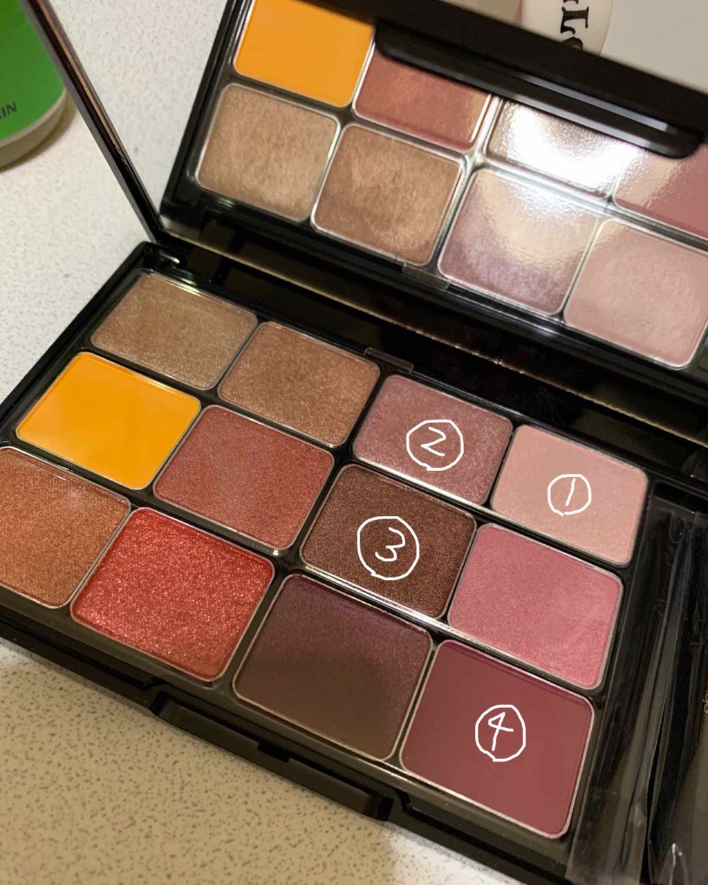 ピカシュウ アイ パレット‐サンダーショック/shu uemura/アイシャドウパレットを使ったクチコミ（3枚目）