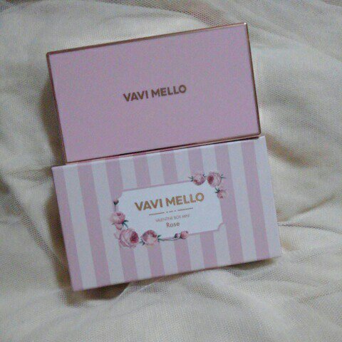 バレンタインボックスミニ ローズ/VAVI MELLO/アイシャドウパレットを使ったクチコミ（1枚目）