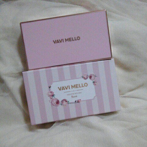 バレンタインボックスミニ/VAVI MELLO/アイシャドウパレットを使ったクチコミ(1枚目)