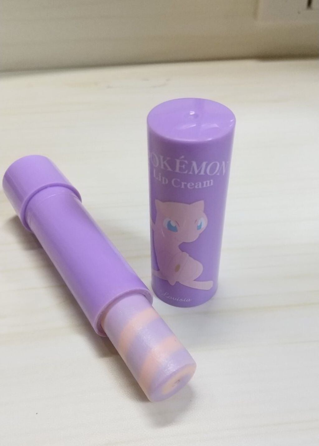 yui@フォロバ100⸜🌷︎⸝ on LIPS 「ポケモンのミュウのリップ🥰見た目が可愛いのと、古い商品なのか格..」(3枚目)