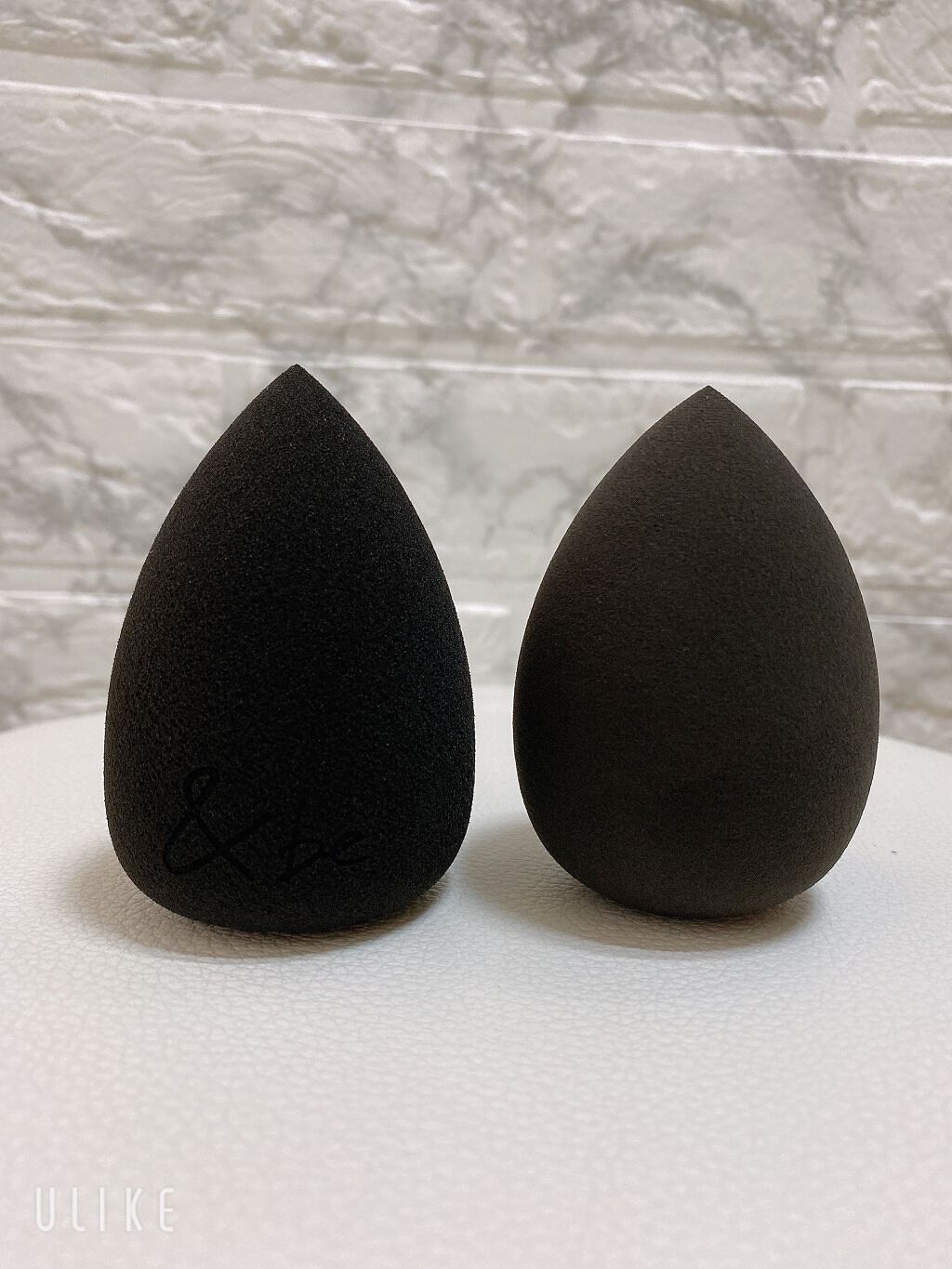 kee on LIPS 「&beのブラックスポンジ❗️.100円shopのスポンジとブラ..」(2枚目)