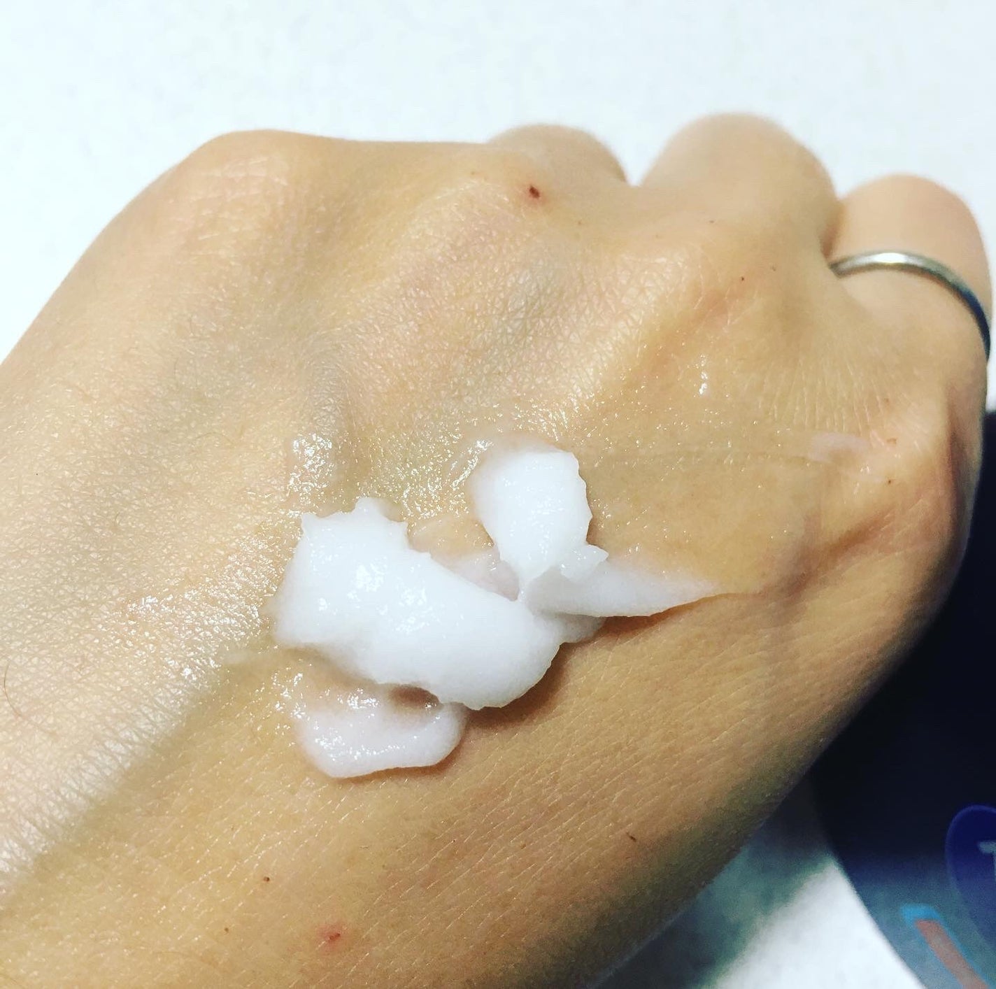 ニベア ロイヤルブルーボディクリーム うるおい密封ケア/ニベア/ボディクリームを使ったクチコミ(2枚目)