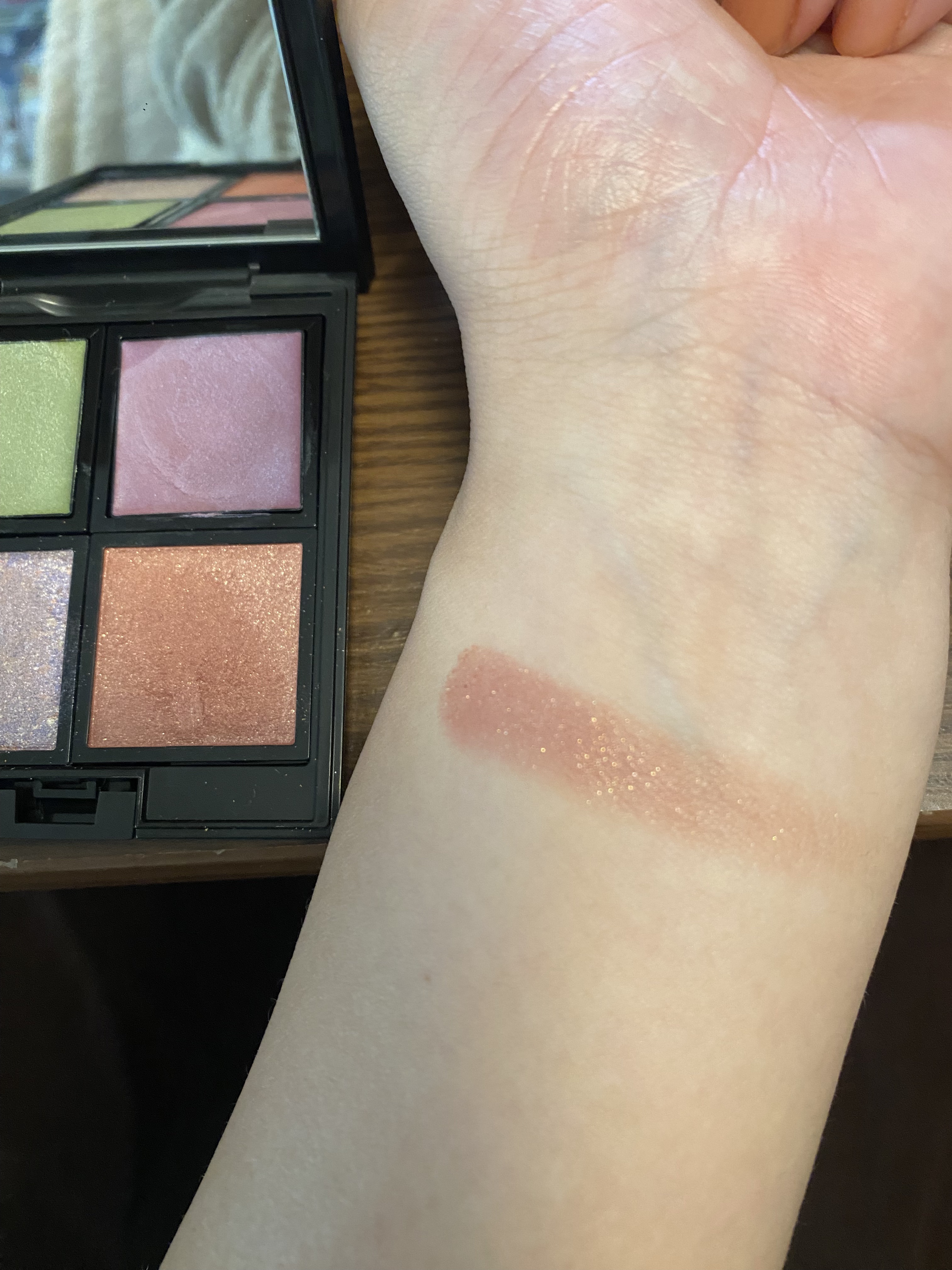 アディクション ザ アイシャドウ パール/ADDICTION/単色アイシャドウを使ったクチコミ（2枚目）