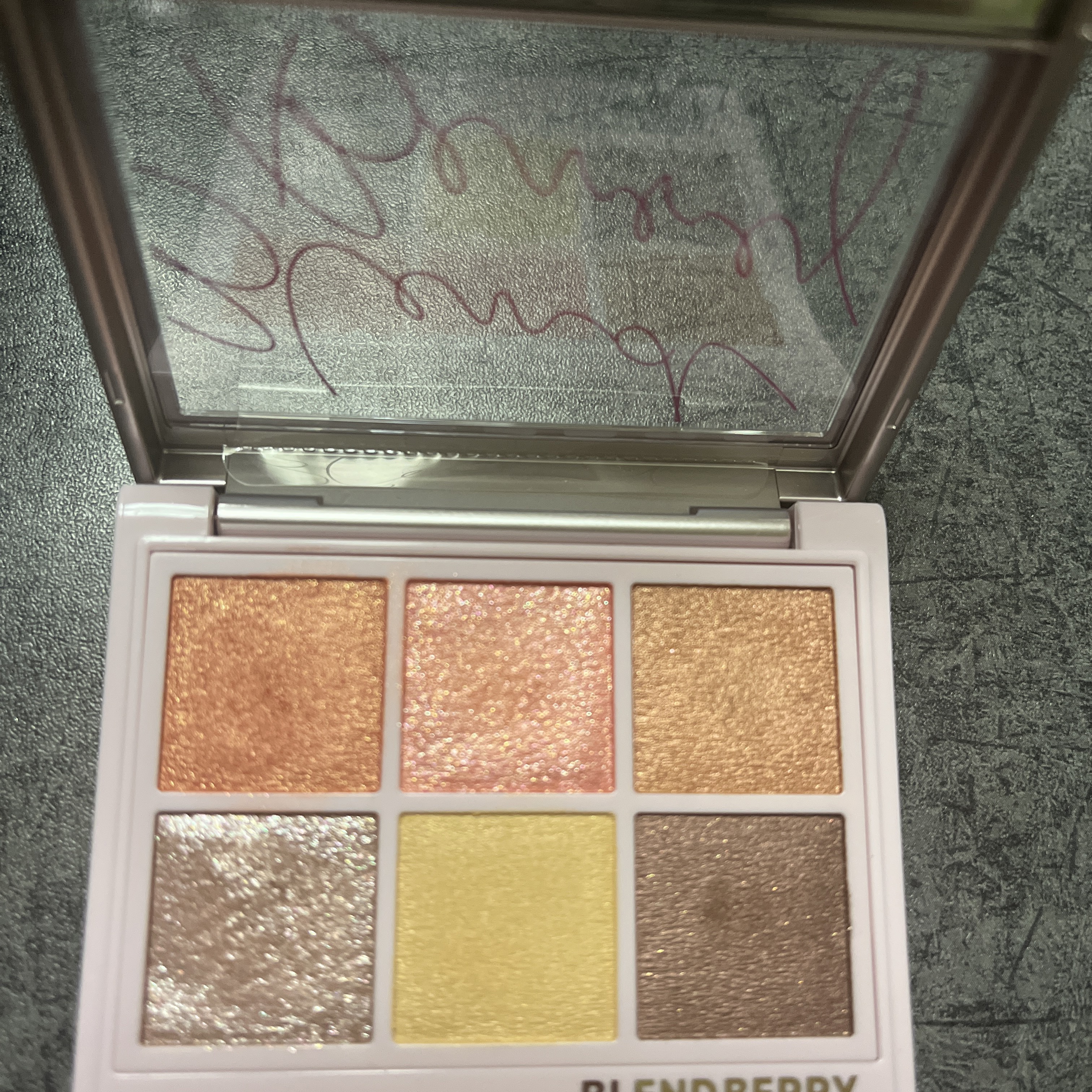 オーラクリエイション 001 ほおずき＆シャイニーベージュ/BLEND BERRY/アイシャドウパレットを使ったクチコミ（3枚目）