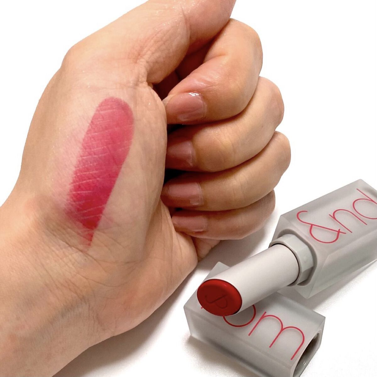 ゼロマットリップスティック 19 レッドサーファー/rom&nd/口紅を使ったクチコミ（3枚目）