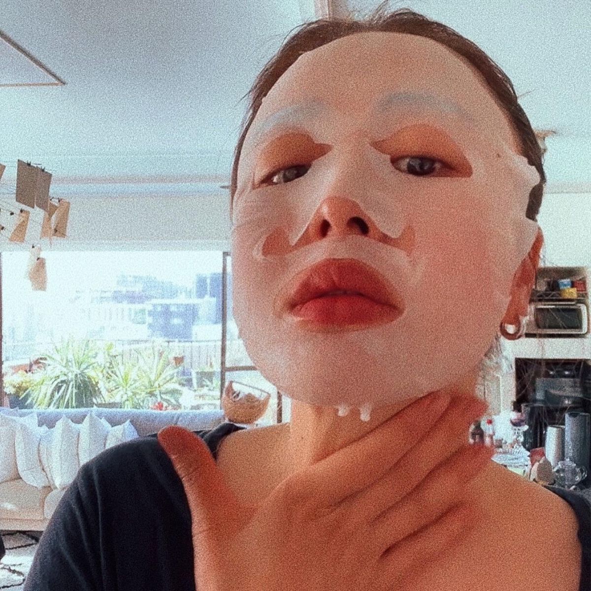 Miwa Kamise on LIPS 「“サボってキレイのスピード処方肌あれを防ぐ薬用サボリーノ🌟”・..」(2枚目)