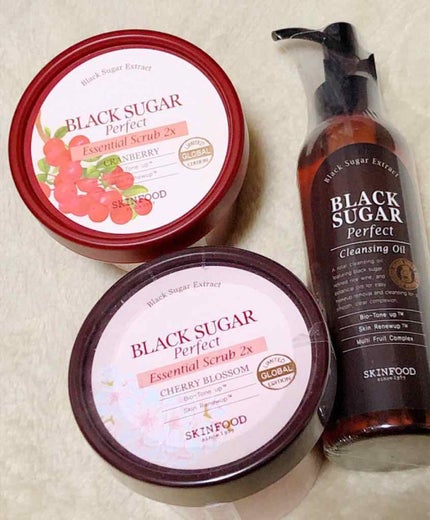 ブラックシュガーパーフェクト エッセンシャルスクラブ2Xクランベリー/SKINFOOD/洗い流すパック・マスクを使ったクチコミ(2枚目)