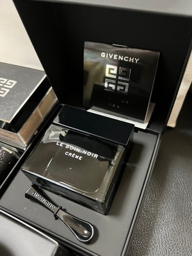 ソワン ノワール クレーム N/GIVENCHY/フェイスクリームを使ったクチコミ（3枚目）