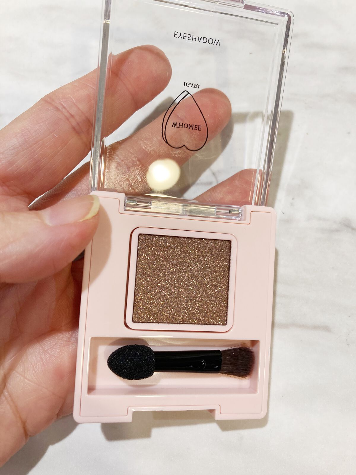 フーミー シングルラメシャドウ/WHOMEE/単色アイシャドウを使ったクチコミ(2枚目)