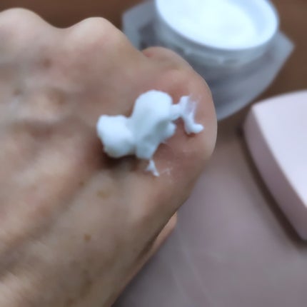 ひろちゃん on LIPS 「プラセンタクリーム 韓国で話題!!!高級感のあるプラセンタクリ..」(4枚目)