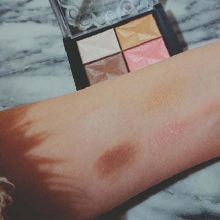 カラフルアイシャドウ/DAISO/アイシャドウパレットを使ったクチコミ(4枚目)