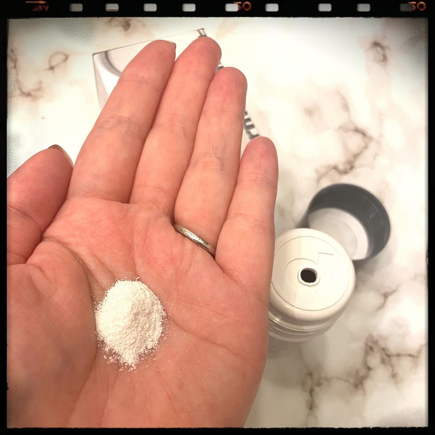 デイリーマイクロフォリエント/ダーマロジカ/洗顔パウダーを使ったクチコミ(2枚目)