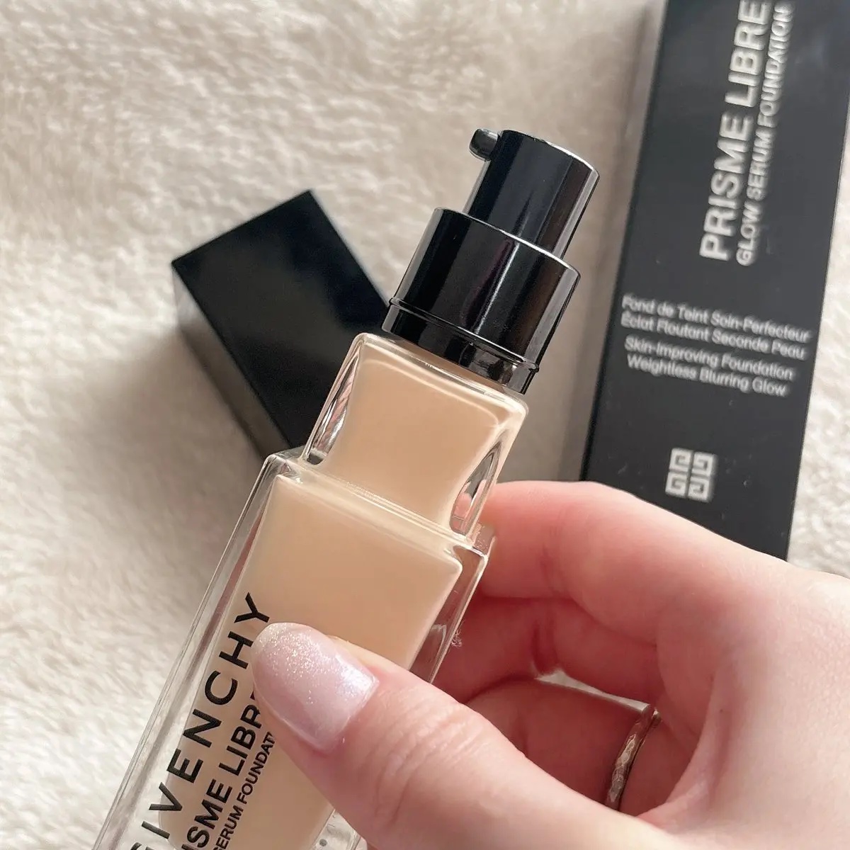 プリズム･リーブル･グロウ･セラム･ ファンデーション/GIVENCHY/リキッドファンデーションを使ったクチコミ（2枚目）