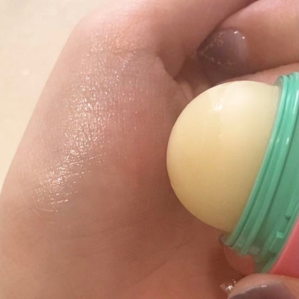 EOSオーガニックリップバーム ストロベリーシャーベット/EOS/リップバームを使ったクチコミ(3枚目)