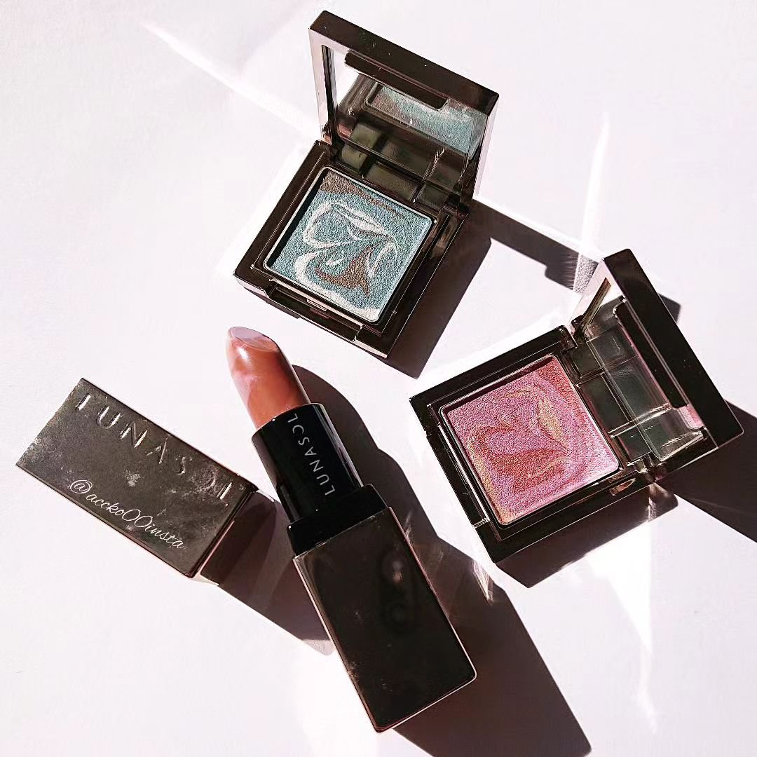 マージングカラーアイズ EX05 Frost Column/LUNASOL/単色アイシャドウを使ったクチコミ（1枚目）