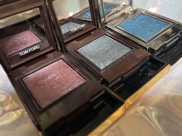 プライベート シャドウ 05 エメラルド サン (パイエット)/TOM FORD BEAUTY/シングルアイシャドウを使ったクチコミ（1枚目）