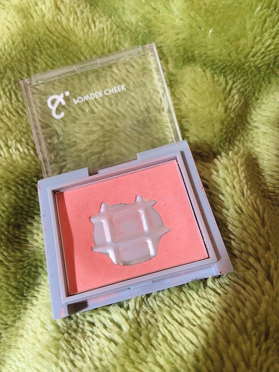 ハル on LIPS 「底見え報告。ダイソーにて購入したチークです。かわいい色味でお気..」(2枚目)