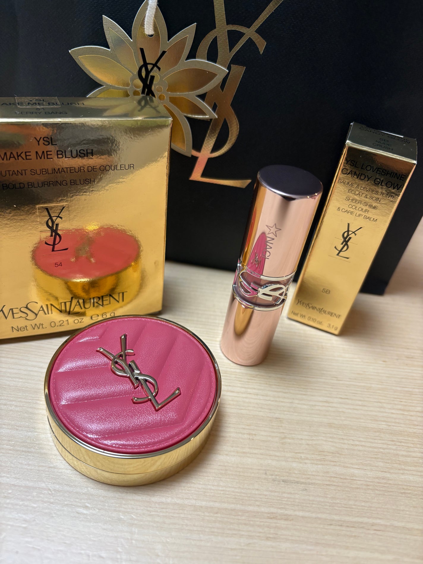 YSLラブシャイン キャンディ グロウ バーム/YVES SAINT LAURENT BEAUTE/口紅を使ったクチコミ(1枚目)