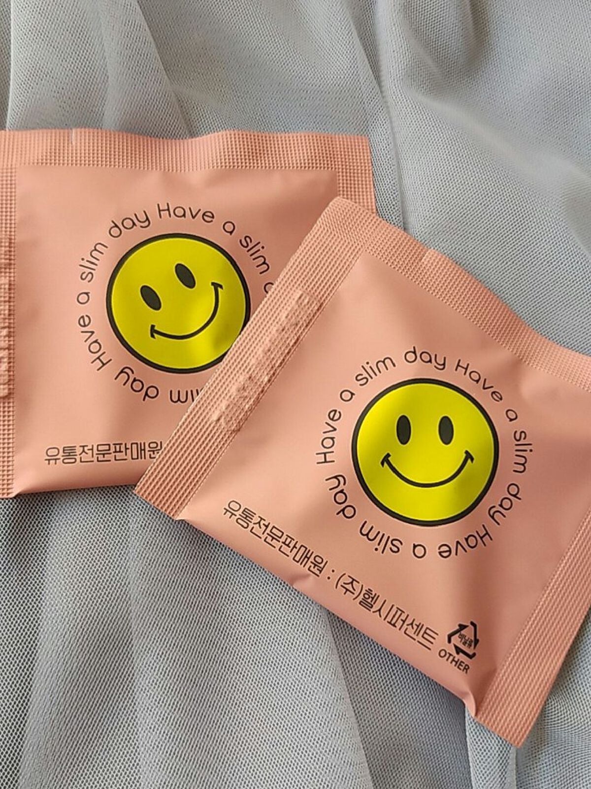 Ri on LIPS 「・ベネフィットスリムシナジーQoo10のサンプルマーケットで当..」(2枚目)